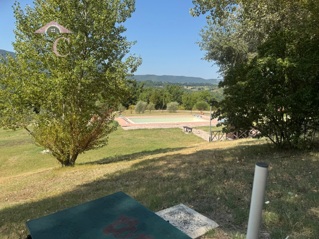 villa moderna con piscina  12.jpg